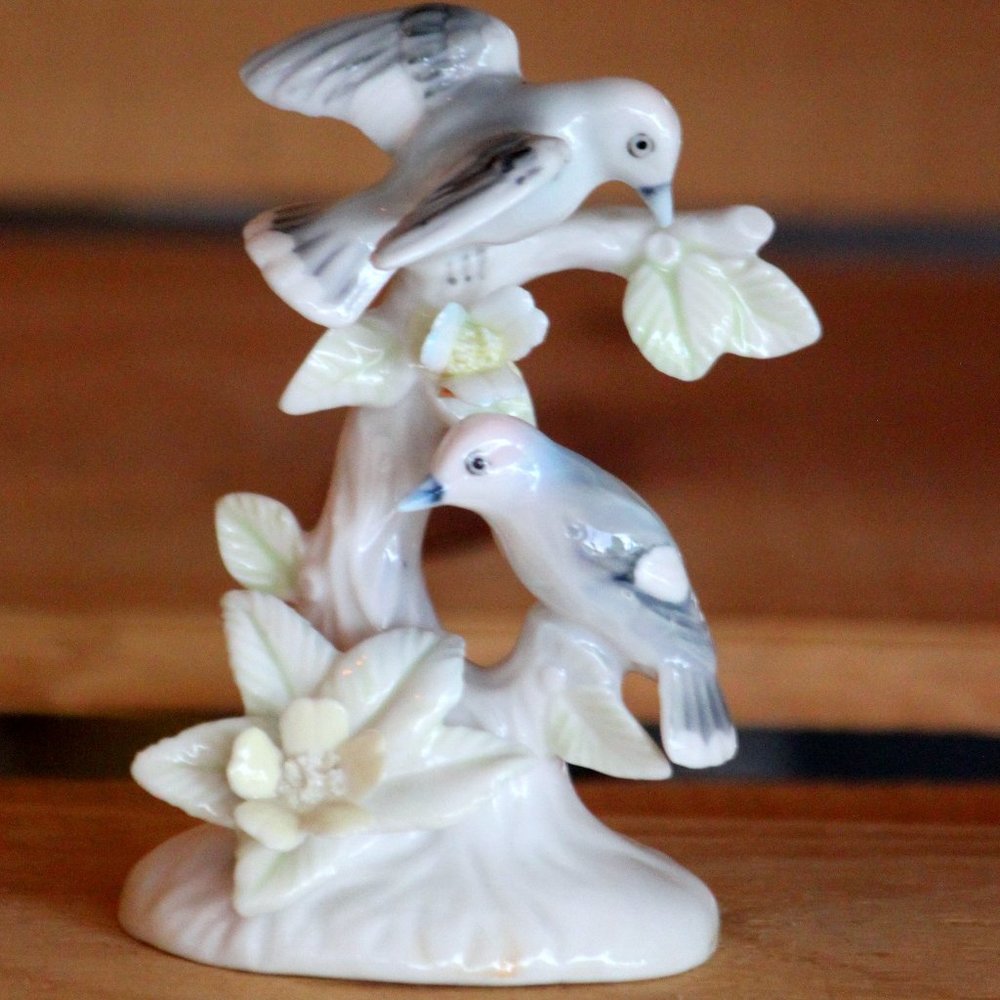 Vintage 1960s 1950s Ucagco Porcelain Woodpecker Figurine